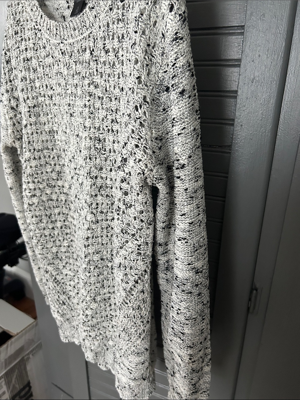 Madison Linen-Style Black and White Knit Pullover - Picture 4 of 5